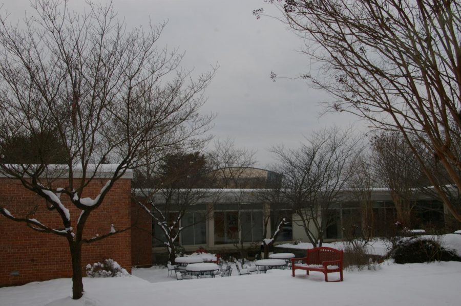 Snow+in+the+AHC+courtyard