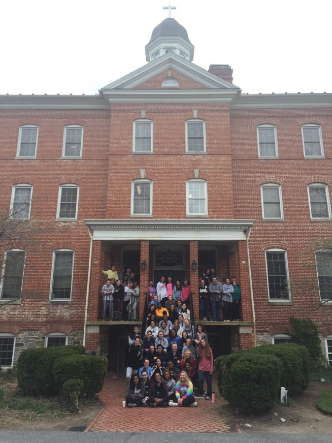 The Kairos 87 group takes one last group photo before departing to return to school.