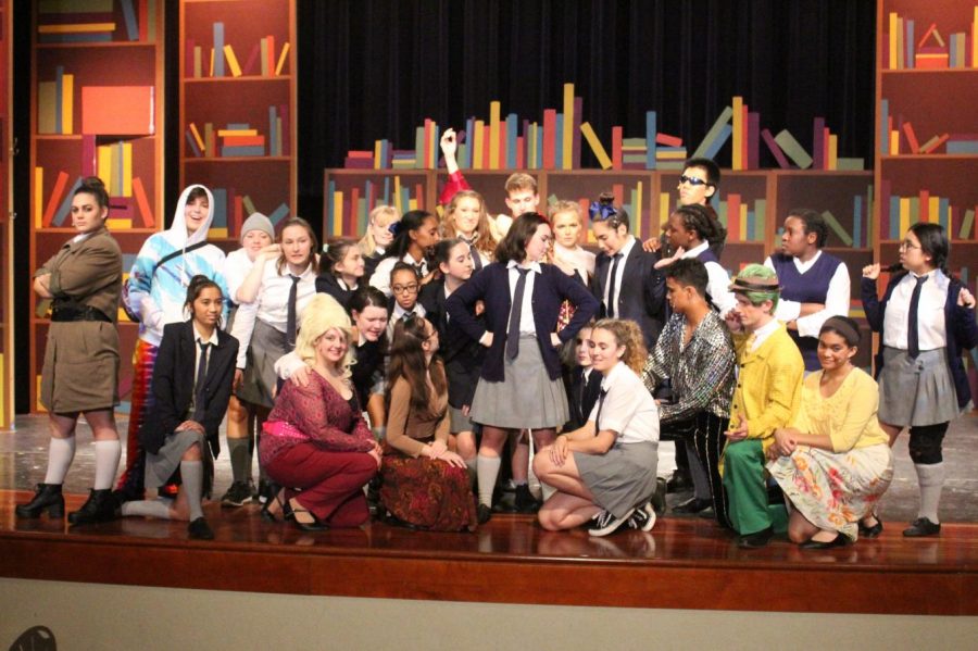 The cast of Matilda in their final pose.